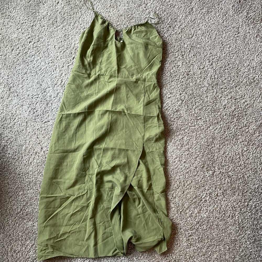 Abercrombie, green keyhole dress